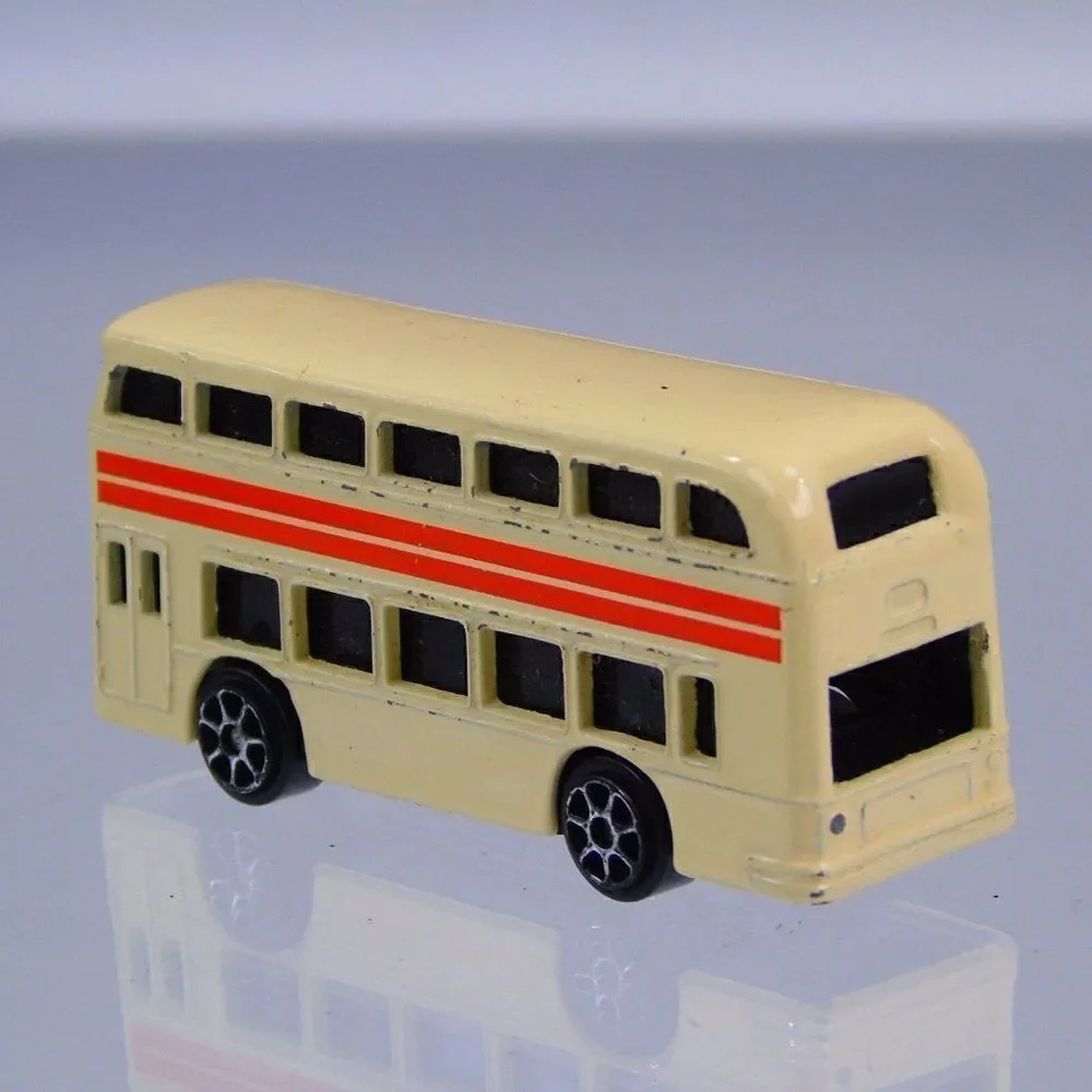 Vintage Maisto Daimler Double Decker Bus Diecast Toy Car
